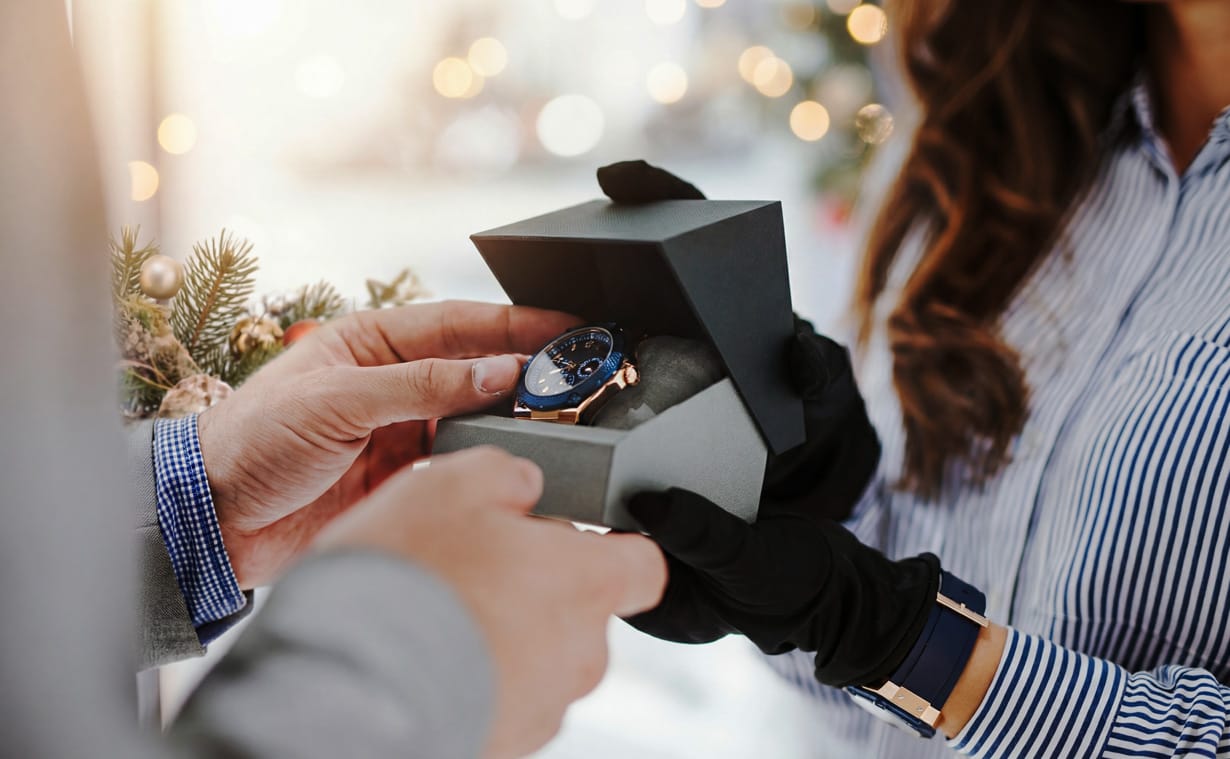 Shopouni Christmas Sale: Up to 80% Off Luxury Favorites